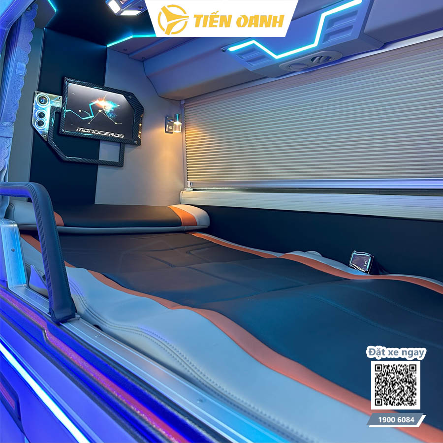 Xe Limousine của Tiến Oanh được trang bị nhiều tiện ích hiện đại
