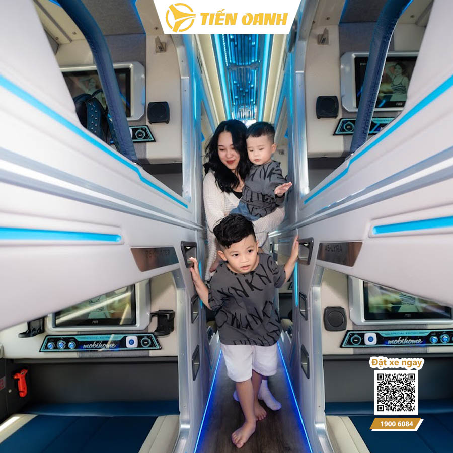 Xe khách Tiến Oanh được trang bị nhiều tiện ích phục vụ hành khách